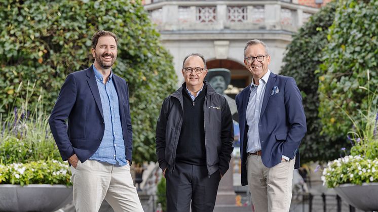På plats tillsammans i Umeå: Adis Cengic, project director clean energy på Mana, med Jan Ridfeldt, vd på Umeå Energi, samt Fredrik Lundberg, vd och koncernchef på Umeå kommunföretag.