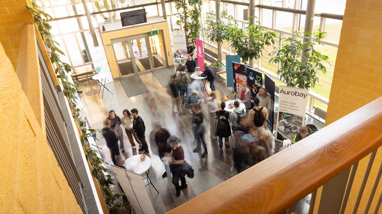 På ExjobbExpo är en mötesplats där företag och organisationer träffar studenter som ska göra sitt exjobb i vår.