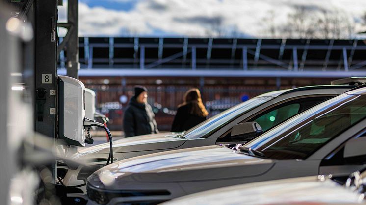 Att ladda elbilen på ett smart sätt är en av de saker som det nya API:et kan hjälpa till med. Foto: Tekniska verken