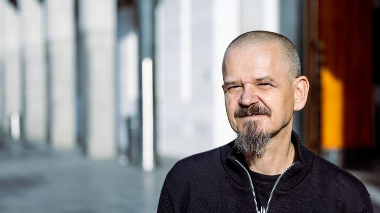 "Kim Leine er simpelthen i en klasse for seg", skriver den danske avisen Politikens litteraturredaktør om Kim Leines nye bok (Foto: Lina Hindrum/Cappelen Damm)
