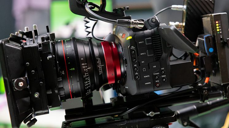 EOS C80 bygger videre på anerkjente EOS R5 C og EOS C70 og er klar for å revolusjonere filmskaping og liveproduksjon.