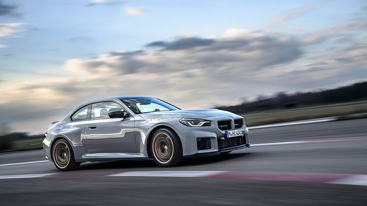 P90600846_highRes_the-new-bmw-m2-cs.jpg