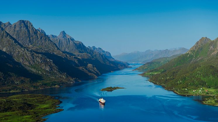 Hurtigruten får nye eiere: Investerer mer enn 360 millioner euro i virksomheten