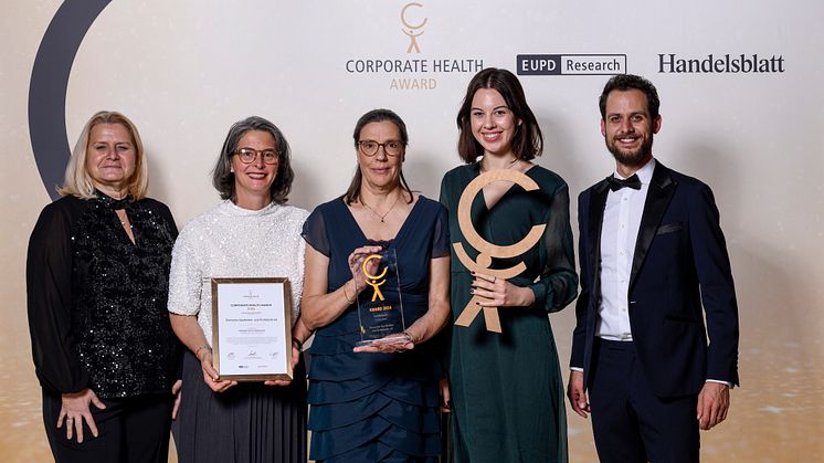 v.l.n.r.: Susan Koll (Handelsblatt), Bettina von Falck, Anja Nickel, Jana Peterson (alle apoBank), Steffen Klink (EUPD Group); Quelle: EUPD Research/Wenski