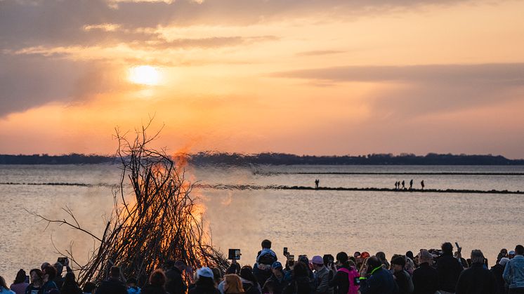 Valborg i Landskrona firas som vanligt på stranden med majbål och den spännande kampen mellan Sommargreven och Vintergreven. Foto: Oskar Fäldt.