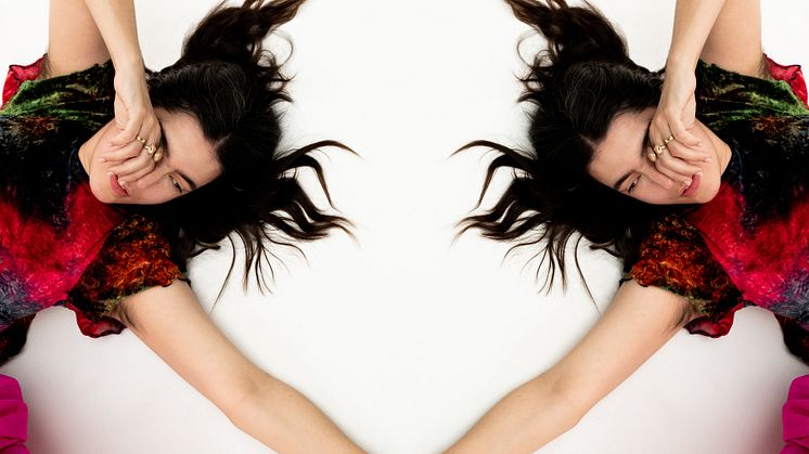 Mariam Wallentin har musikaliska rötter i improvisation, jazz, pop och soul. Genom år av turnerande i grupper som Wildbirds & Peacedrums och Fire! Orchestra har hon mejslat fram ett eget scenuttryck där pop möter konstmusik.