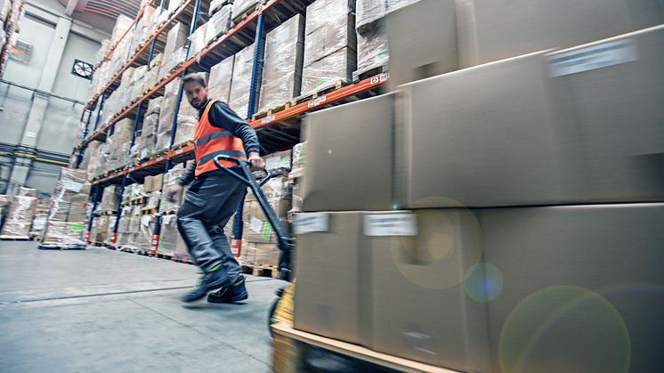 DB Schenker har nyligen välkomnat Dr. Schär som ny kund till sitt lager i Stockholm/Arlandastad.