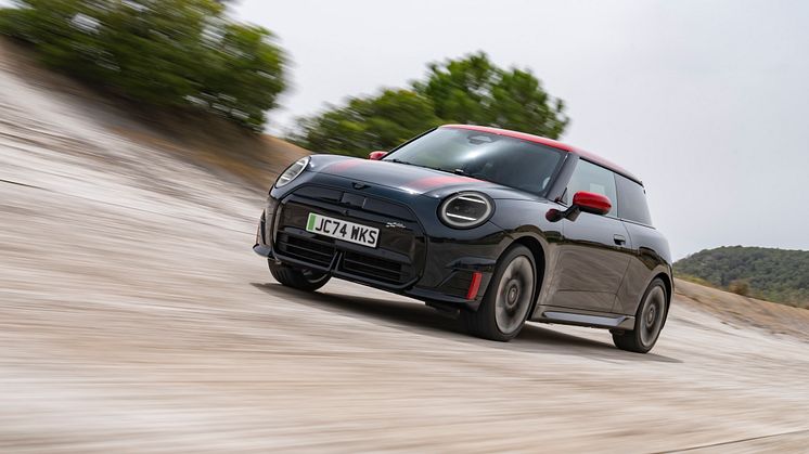 Den nye MINI John Cooper Works Electric og MINI John Cooper Works Aceman debuterer på Paris Motor Show 2024