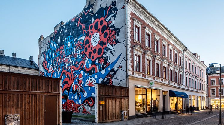 Lunds stadsbyggnadspris 2024 går till den storslagna muralmålningen vid Stora Gråbrödersgatan mitt i Lund. Foto: Lunds kommun
