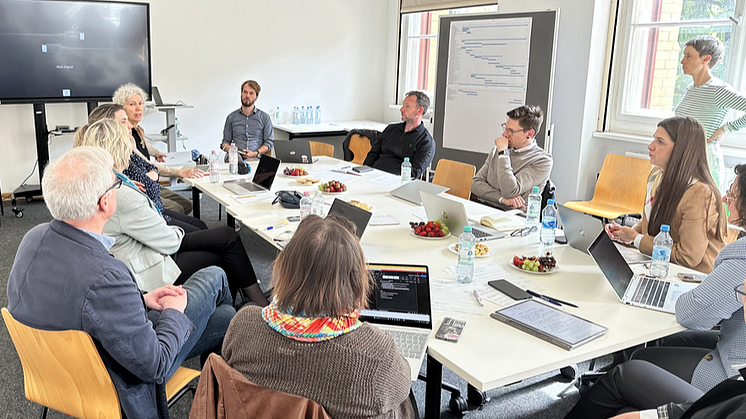 Uppstartsträffen vid Humboldt-Universität zu Berlin där EU-projektet samlade aktörer från sju länder för att stärka lärarutbildningen i takt med AI:s utveckling.