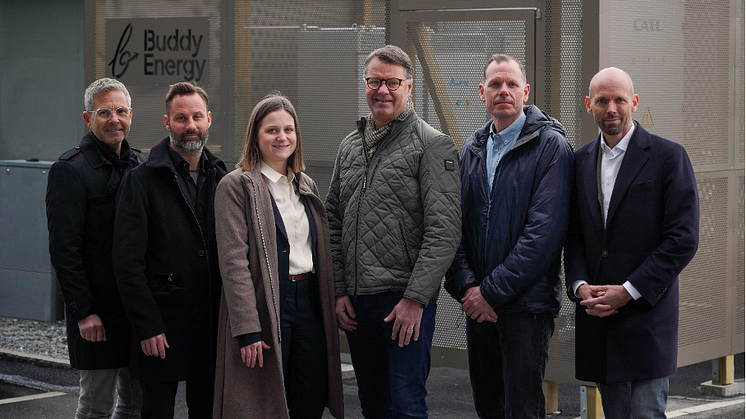 Buddy Energy teamet från vänster: Magnus Riemer, Koncernchef BRA AB, Magnus Andersson VD BRA Bygg, Sara Strand Innovation/Affärsutveckling Buddy Energy, Per-Henrik Persson VD Buddy Energy, Petter Ekevärn VP Project Development, Innovation Vectura,