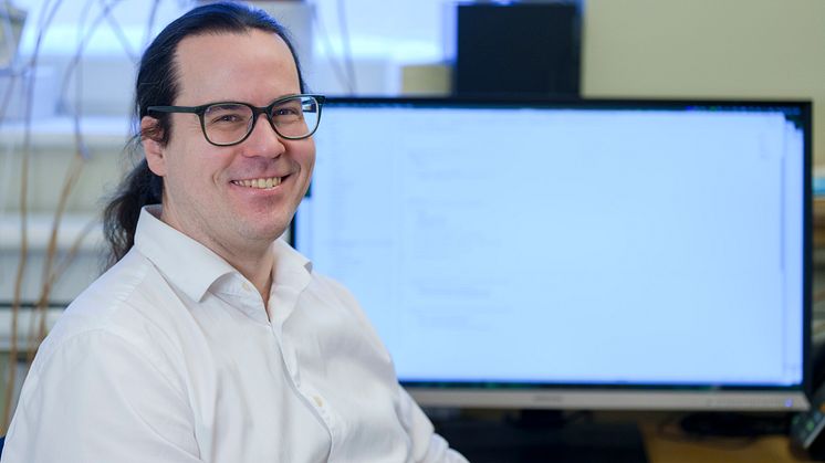 Johan Henriksson menar att tekniken för att analysera arvsmassa från enskilda celler (ATAC-seq) behöver omvärderas. Foto: Mattias Pettersson