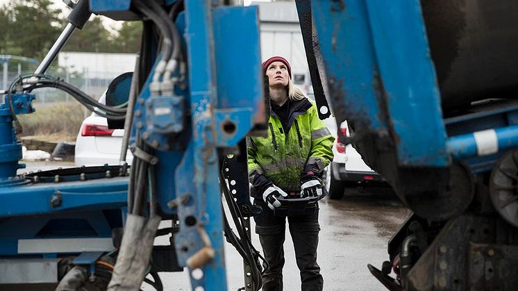 I Afa Försäkrings nya rapport om allvarliga arbetsskador och långvarig sjukfrånvaro på svensk arbetsmarknad, presenteras statistik för olika yrkesgrupper, åldersgrupper, kön och avtalsområden. Foto: johner.se/Phia Bergdahl.