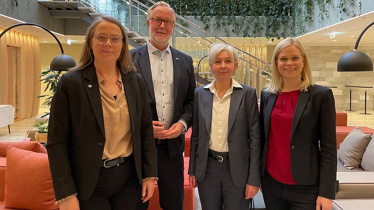 Från vänster: Susanna Stymne Airey, chef för Afa Försäkrings förebyggande verksamhet, Johan Pehrson, arbetsmarknads- och integrationsminister, Maria Schönefeld, vd för Prevent, Paulina Brandberg, jämställdhets- och biträdande arbetsmarknadsminister.