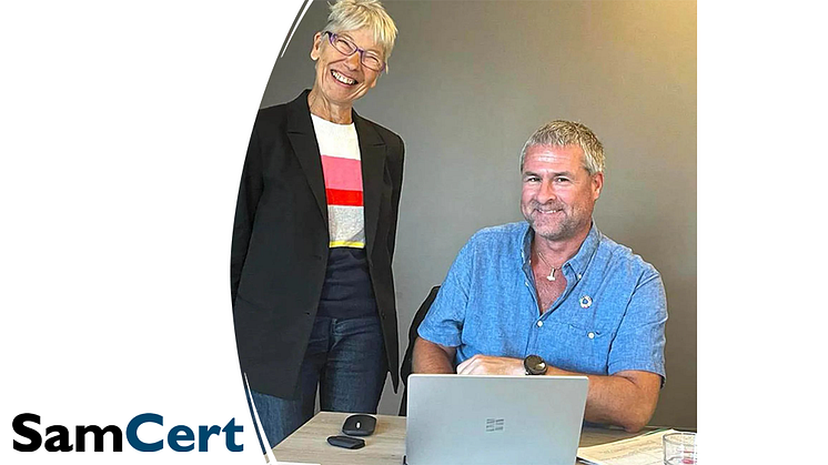 Edith och Hans-Robert är två viktiga medarbetare i SamCerts laguppdateringsteam. Tillsammans med SamCerts övriga experter bidrar de till att våra kunder får tillgång till aktuell och tillförlitlig laginformation.