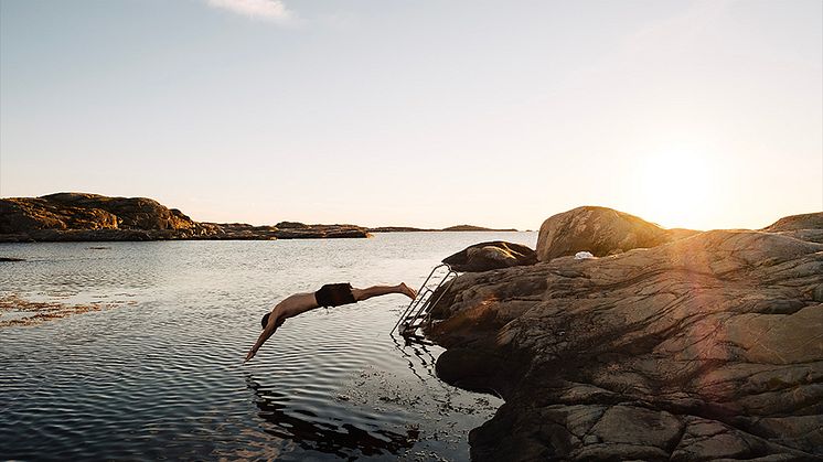 Trevlig sommar önskar Mansjouren. Vår jourtelefon är öppen hela sommaren.