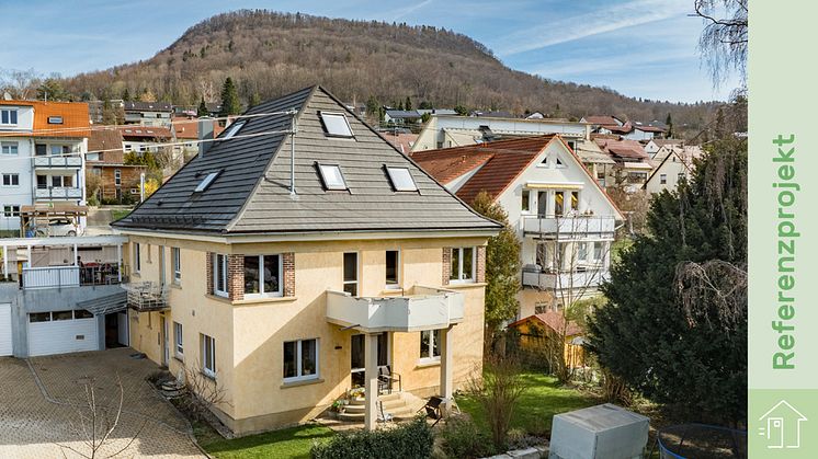 Villa mit V-Graben