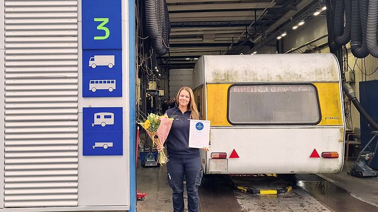 Anna Söderqvist på Bilprovningen Uppsala-Fyrislund har utsetts till månadens medarbetare. Foto: Bilprovningen