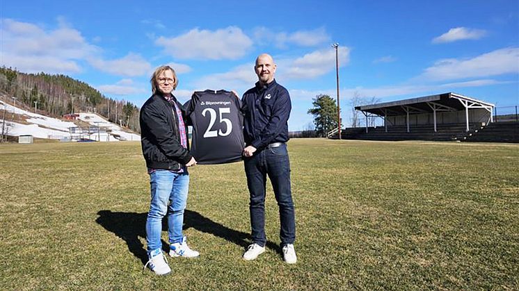Bilprovningen sponsrar Njurunda IK med insatser av Friends  Foto: Sundsvalls Tidning