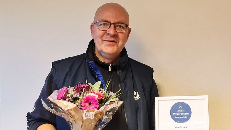 Kent Yvestål på Bilprovningen i Trollhättan har utsetts till månadens medarbetare. Foto: Bilprovningen