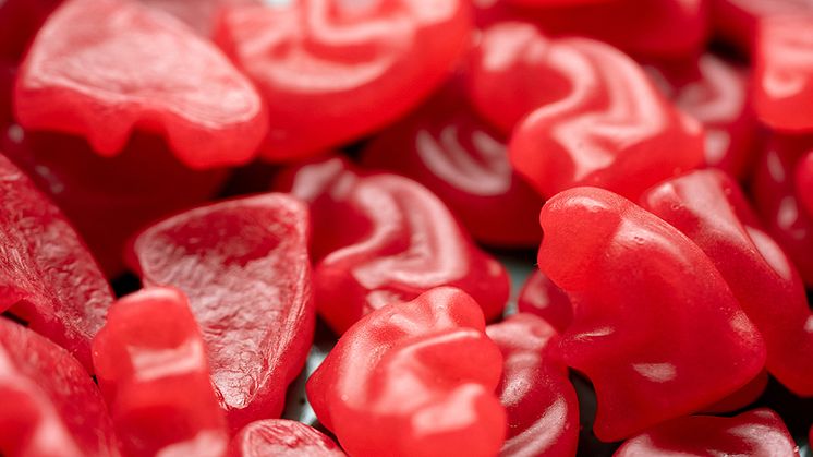 Karmin används ofta som rött färgämne i livsmedel och drycker, bland annat i godis. Där anges den i ingredienser som karmin, kochenil, E120 eller Natural Red 4. Foto: Anette Gärdeklint Sylla