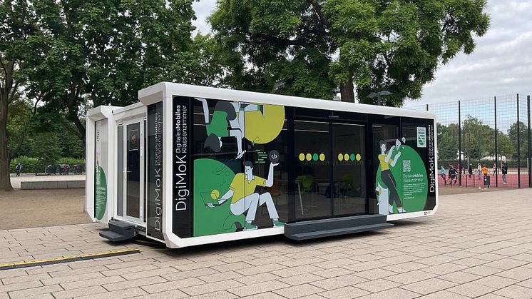 KI, Robotik und Coding: Digitales Mobiles Klassenzimmer tourt erneut durch Sachsens Schulen