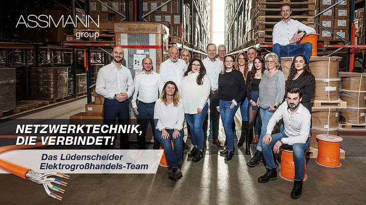 Das Elektrogroßhandelsteam am Standort Lüdenscheid von Assmann Electronic rund um Mirko Aubel, Vertriebsleiter und Prokurist für den Bereich Elektrogroßhandel (Links im Bild)
