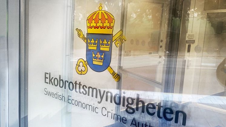 Bild på entrédörr till Ekobrottsmyndigheten
