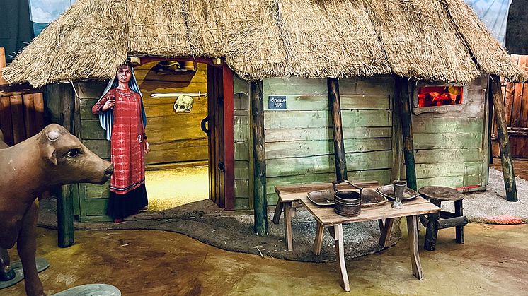 Lekutställningen bjuder på både många hus, djur och ett vikingaskepp!