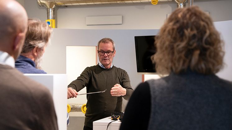 Pelle Pedersen, säljansvarig på Nordtec, höll i internutbildningen om luftflödesmätningar.