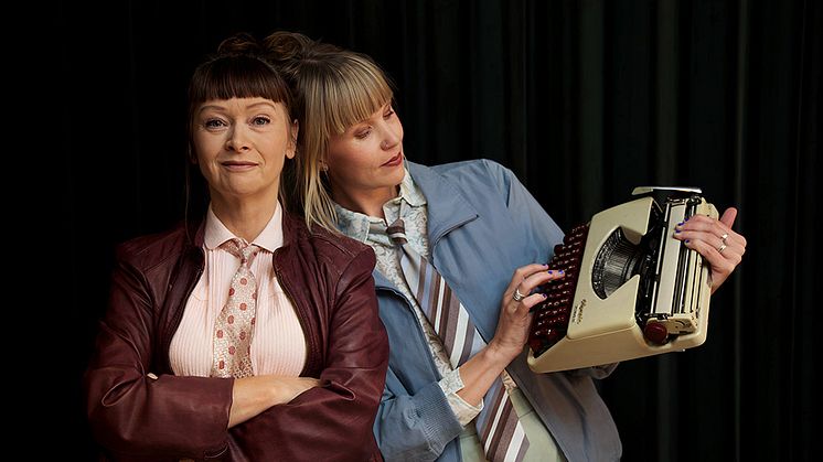 Anette Sevreus och Ida Gillner i föreställningen Vardagshjältinnorna. Foto: Sten Dereman.