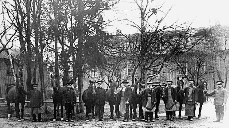 Häståkeriet från Wahlundsgårdens innergård.