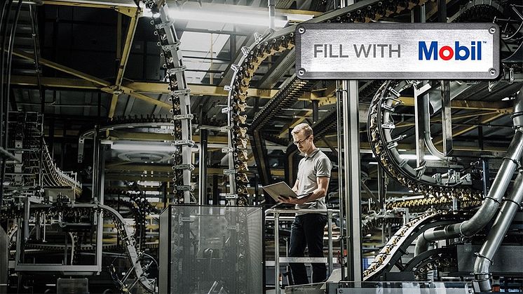 Mobil Pyrotec HFD-U 46 – FM Global Approval Standard 6930-godkänd hydraulvätska för säker drift i brandkänsliga och miljökritiska områden.