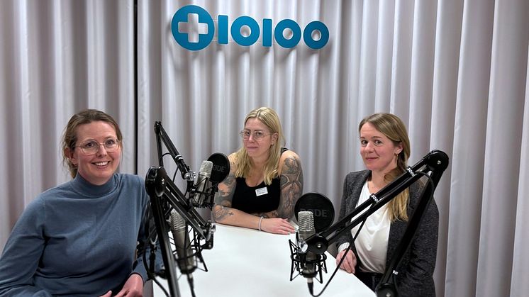 "Vi utgår alltid från familjen, vad de har för frågor, om det är något särskilt stöd de önskar" säger Harriet Vikner, BVC-sjuksköterska i Tiohundra (t v i bild)