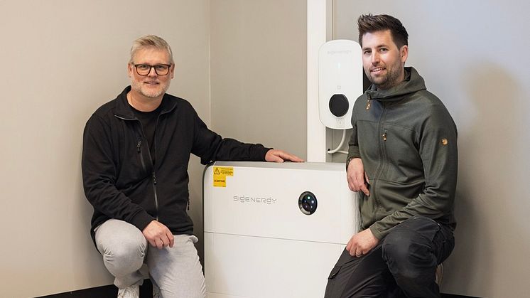 Sigenergy 17 kW växelriktare med batterilagring på 8 kWh och elbilsladdare.