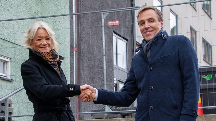 Handslag-Ryttaren.jpg