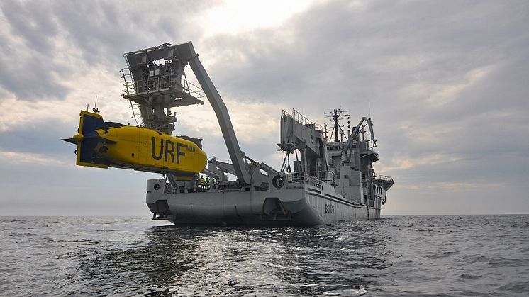 URF under sjösättning från HMS Belos Foto: Försvarsmakten