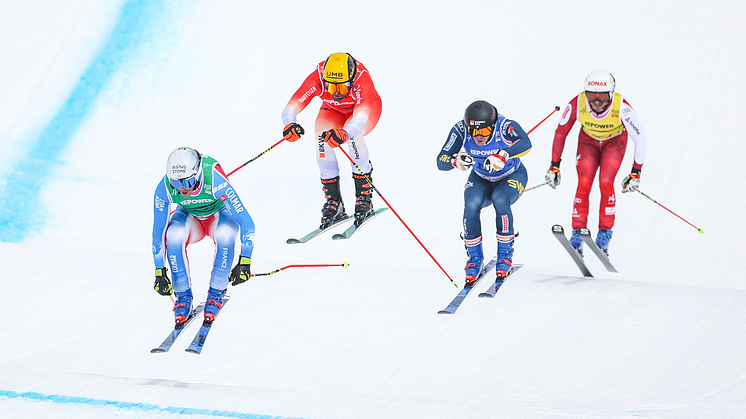David Mobärg vinner lilla finalen i Skicross-VM – historisk dag för syskontrion Mobärg