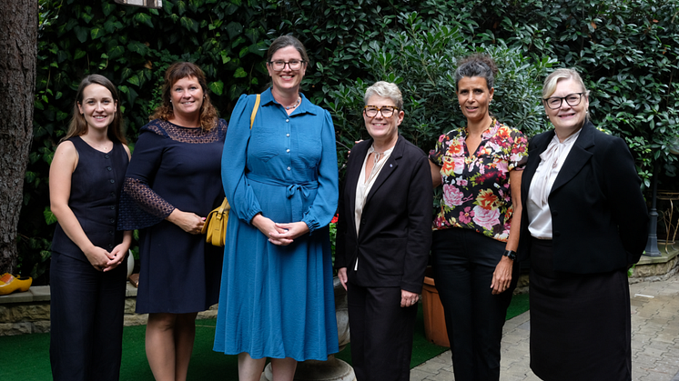 På bild fr vänster: Djana Filipovic, Centerpartiets internationella stiftelse, Lotta Folkesson, LRF, Sveriges ambassadör till Moldavien, Katarina Fried, Anna Tibblin, We Effect, Maria Taddesse, We Effect, Catherine Isaksson, Centerpartiets internatio