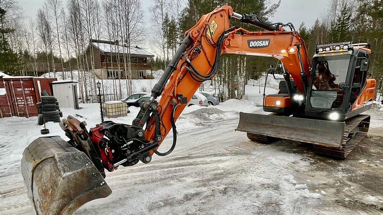 Bandgrävaren från Doosan som blev den auktion som fick flest bud i februari 2025.
