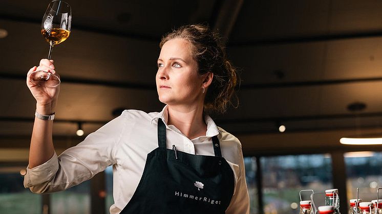 Restaurantchef og sommelier, Mai Seiberg løfter smagsoplevelsen med en unik alkoholfri drikkemenu.