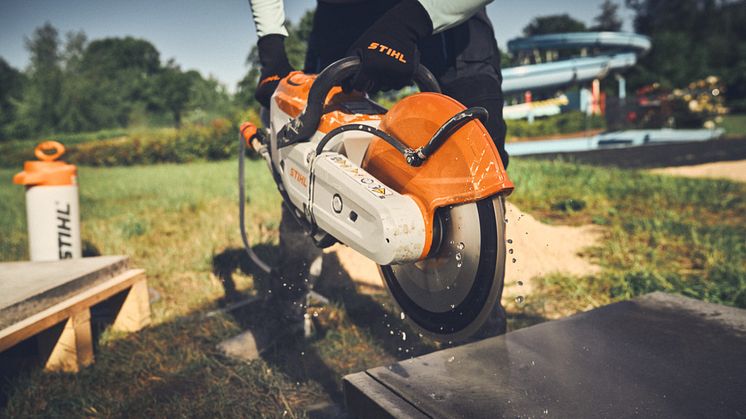 STIHL utvider sortimentet med TSA 300, en allsidig kappemaskin som tilbyr både enkel håndtering og imponerende ytelse.