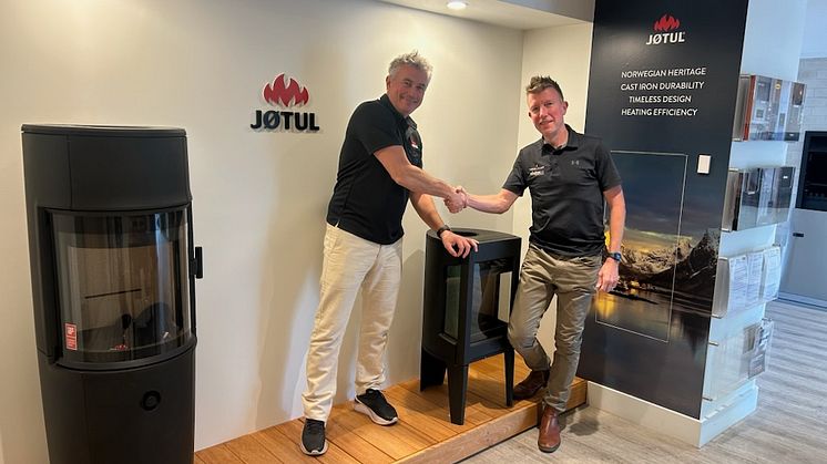 René Christensen (Jøtul Gruppen) og Ashley Stride (Jetmaster) under åpningen i Australia den 21.02.2025.