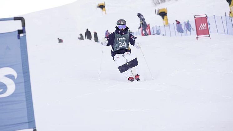 Robin Olgård i det svenska A-laget på världscupen i Bakuriani 2023. Foto: Mateusz Kielpinski FIS
