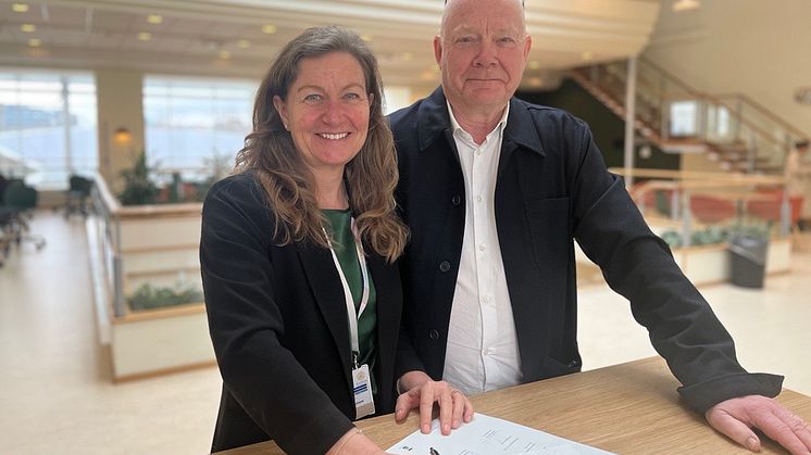 Charlotta Johnsson, rektor för Campus Helsingborg och Mats Hallberg, kulturdirektör i Helsingborg, vill hjälpas åt att sätta Helsingborg på kartan för filmiskt berättande. Foto: Julia Luttrup