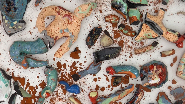Den rumänska konstnären Anca Dragu deltar i European Ceramic Context 2024, i Bornholm, Danmark