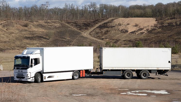 Den första eldrivna lastbil hjälper Region Halland ta miljökliv inom tunga transporter