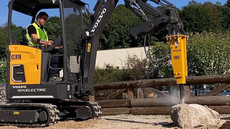 Volvo CE:s kompaktgrävare får en power boost med nya hydraulhammare