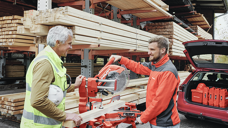 Hilti salesperson Wood Construction