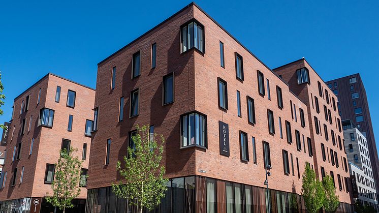 Hotel Odeon i Odense og Strawberry, annoncerer i dag et samarbejde med kædens portefølje af frittstående brands. 